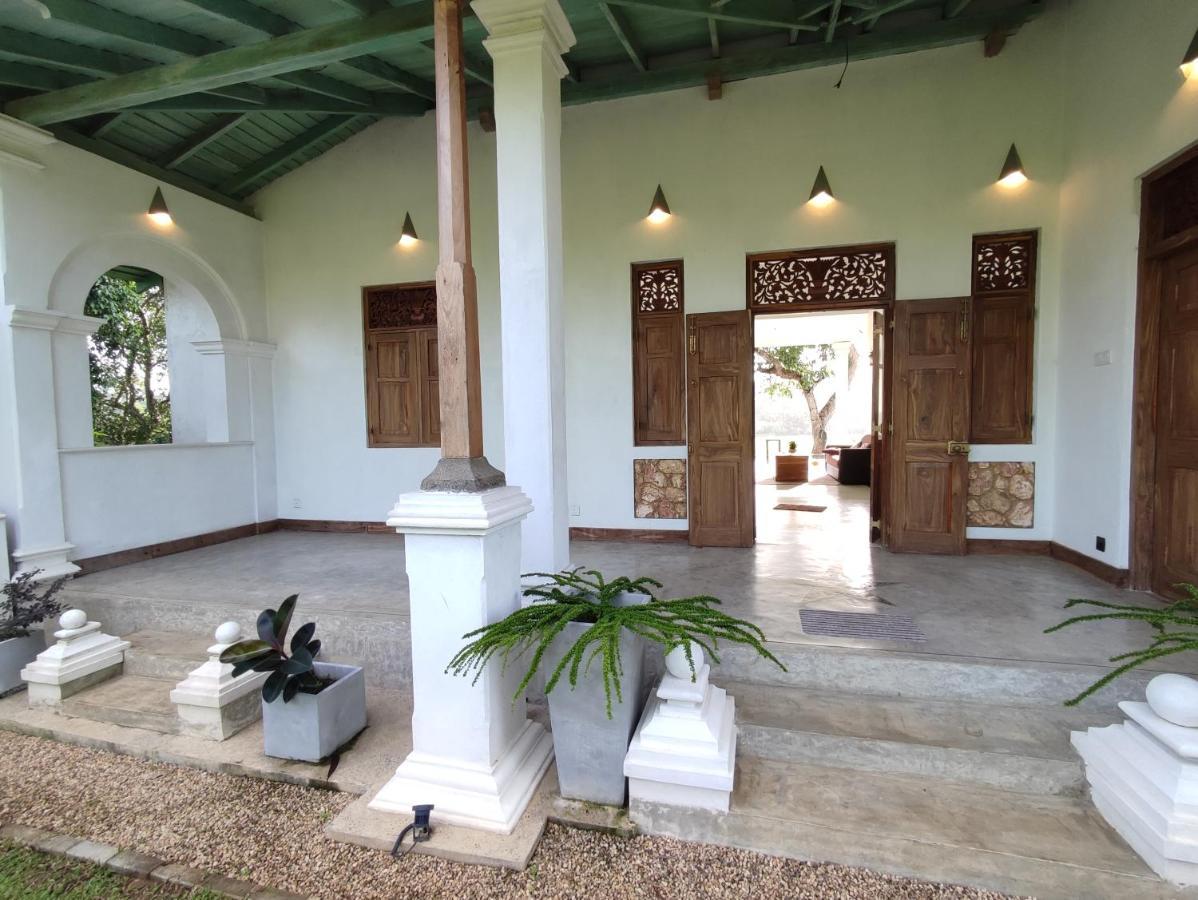 Villa Seven Faces-Luxury Escape,Stunning Views With Private Pool For A Couple Or Family! Galle Bagian luar foto