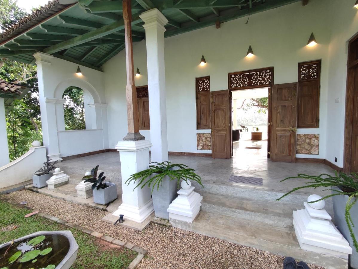 Villa Seven Faces-Luxury Escape,Stunning Views With Private Pool For A Couple Or Family! Galle Bagian luar foto