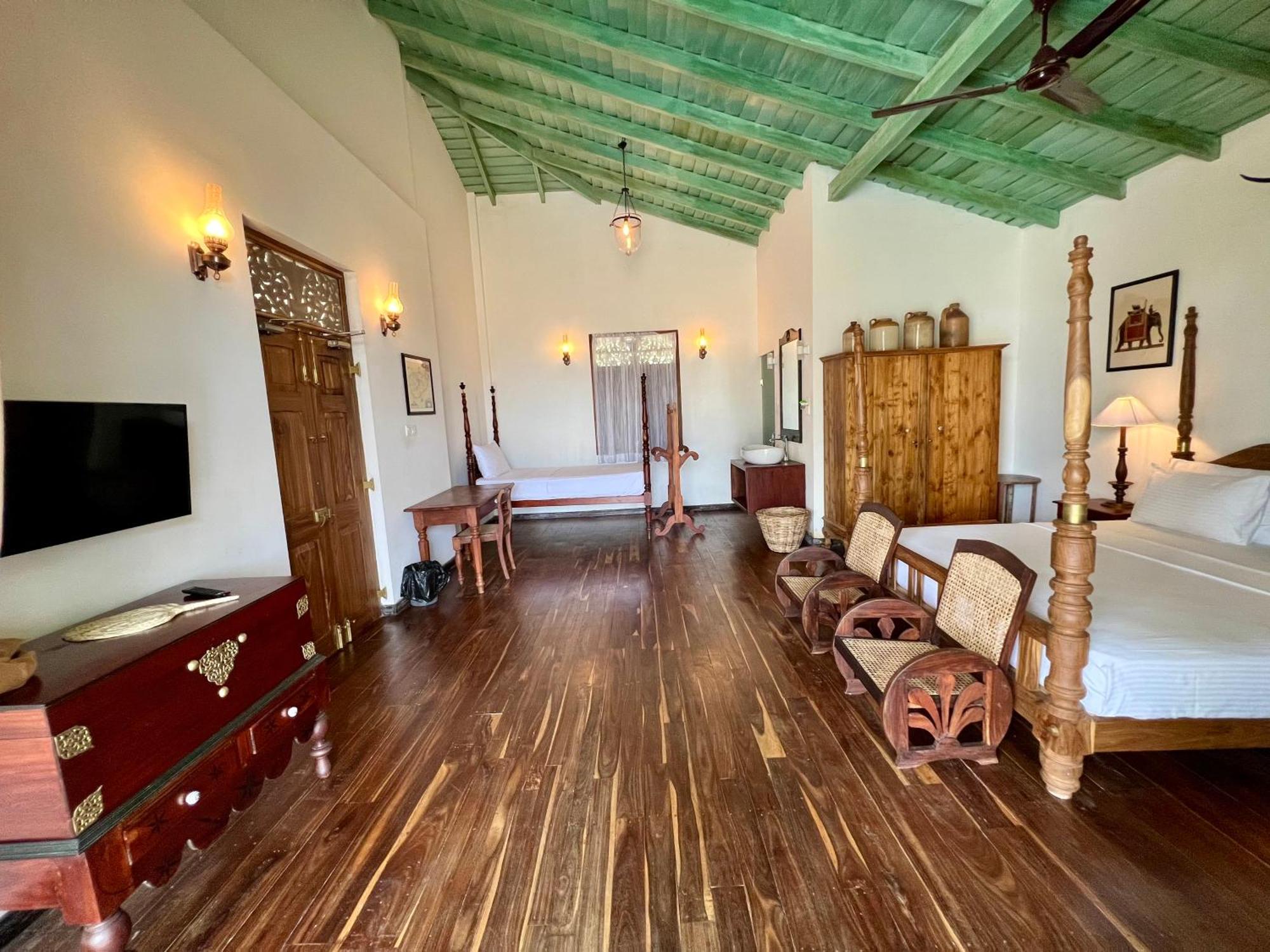 Villa Seven Faces-Luxury Escape,Stunning Views With Private Pool For A Couple Or Family! Galle Bagian luar foto